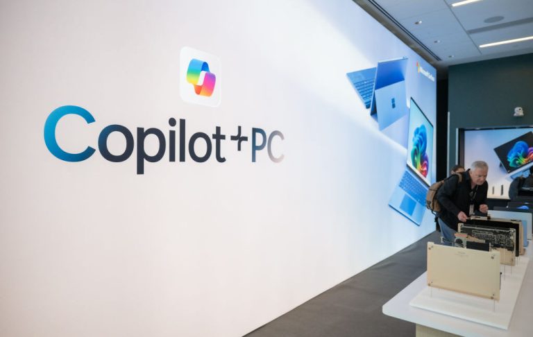 Microsoft da marcha atras: ya no exigira que tu PC sea ‘Copilot+’ para vender sus nuevos equipos