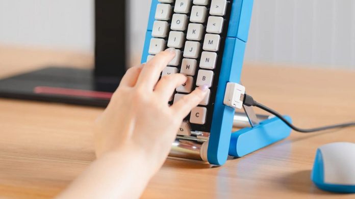 post-0-google-japan-presenta-un-teclado-inspirado-en-una-cinta-tran